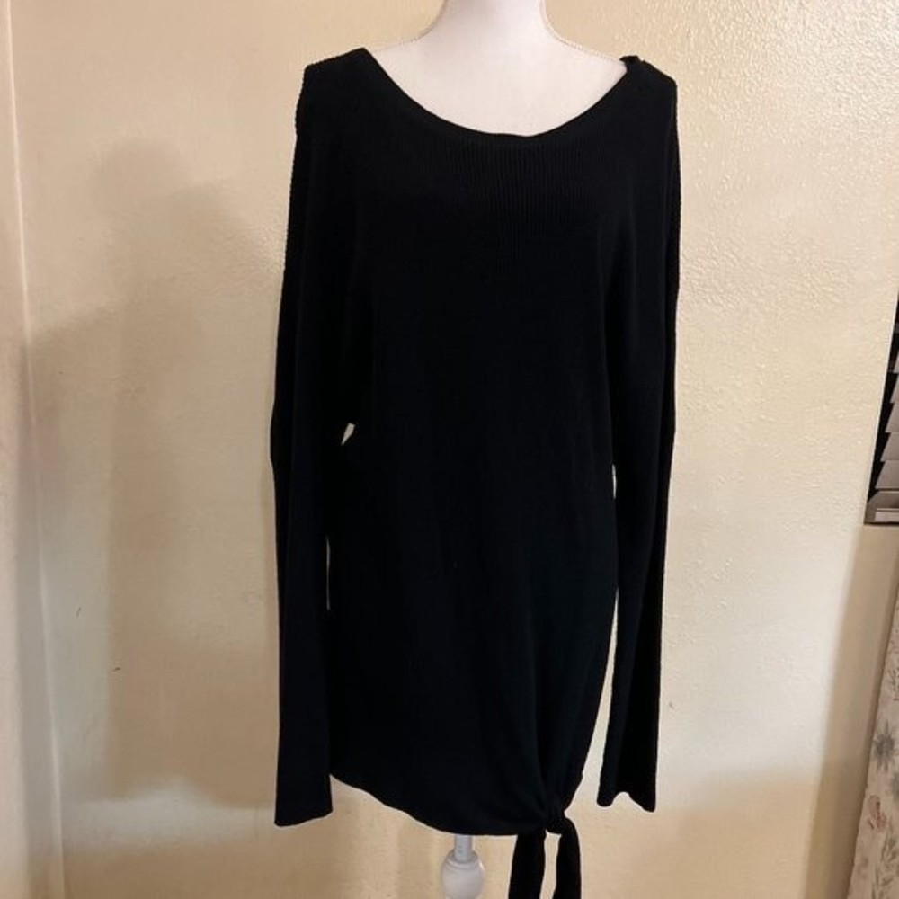 Halogen Black Ribbed Scoop Neck Sweater with Tie at the Bottom Size Medium